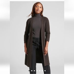 Athleta Scenic Wrap in Walnut Brown
